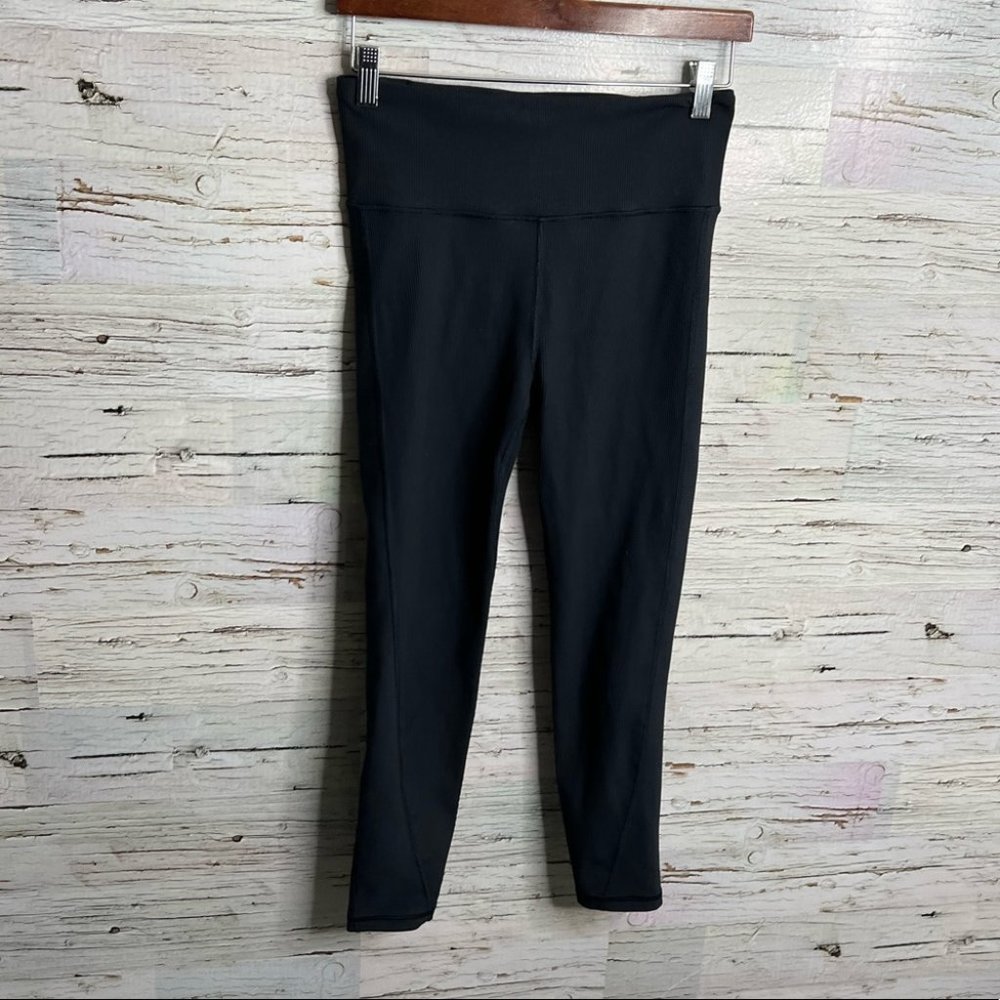 Gap high rise black leggings size small crop